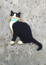 Load image into Gallery viewer, Hodge Decoration