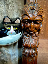 Load image into Gallery viewer, Hodge Box - Lying